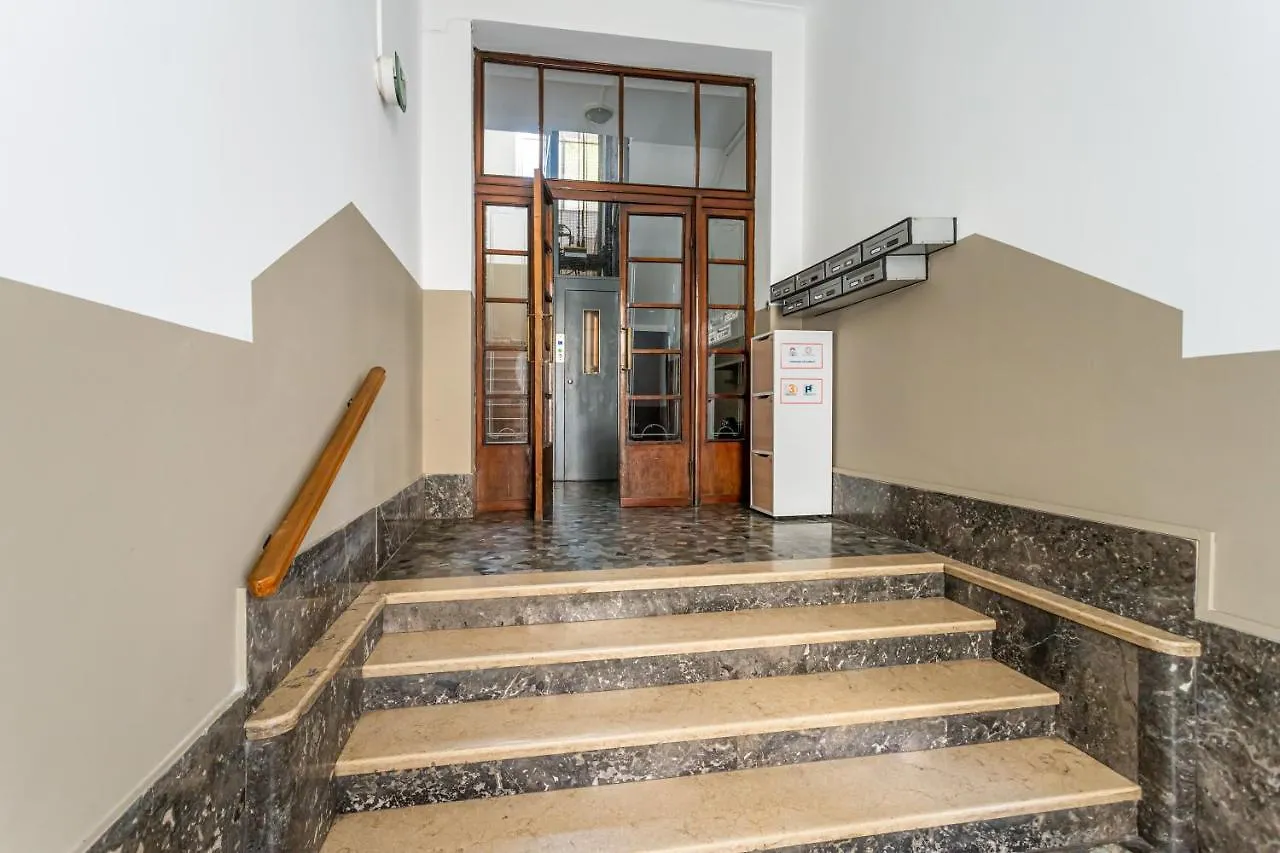 Casa Alboino&Teodolinda - Pavia City - By Host4U 0*,  Italy